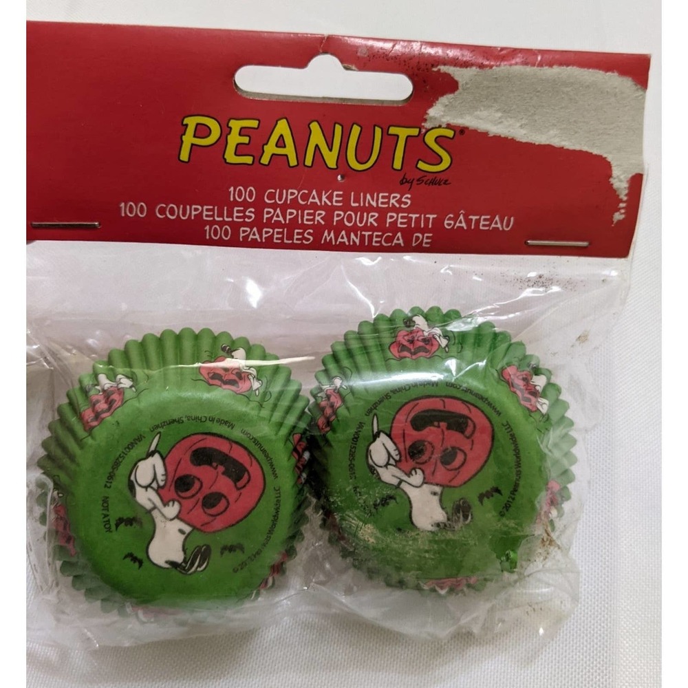 3/$20 New the peanuts Snoopy 100 Pcs mini cupcake liner baking pumpkin Halloween